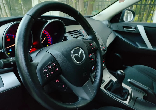 Mazda 3 cena 27777 przebieg: 119000, rok produkcji 2012 z Żyrardów małe 562